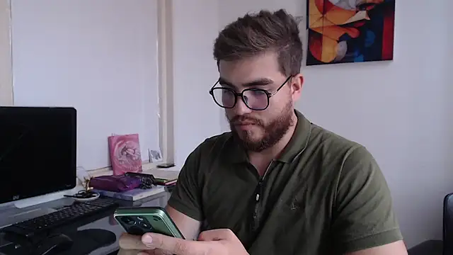 Snapshot of Dylanwish chatting on 02/01/25, 10:34 Dylanwish online show from 02/01/25, 10:34