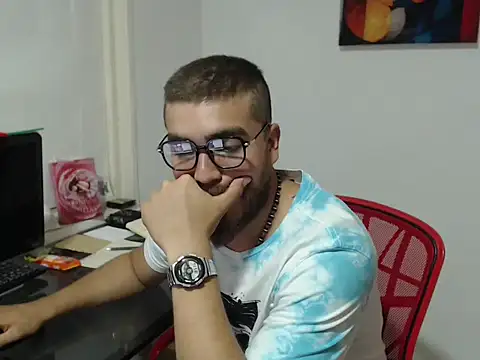 Snapshot of Dylanwish chatting on 09/18/25, 11:51 Dylanwish online show from 09/18/25, 11:51