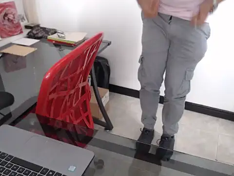 Snapshot of Dylanwish chatting on 10/02/25, 07:21 Dylanwish online show from 10/02/25, 07:21