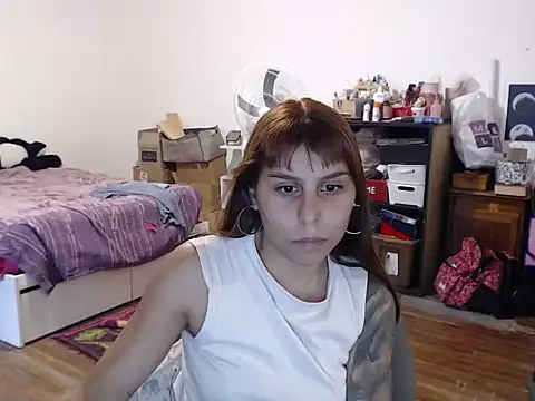 Snapshot of bunnylolaa4 chatting on 02/11/25, 06:44 bunnylolaa4 online show from 02/11/25, 06:44