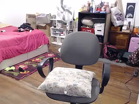 Snapshot of bunnylolaa4 chatting on 02/16/25, 09:26 bunnylolaa4 online show from 02/16/25, 09:26