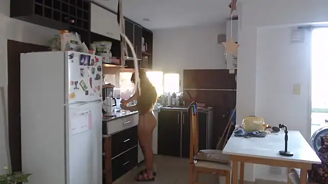 Snapshot of bunnylolaa4 chatting on 02/16/26, 10:22 bunnylolaa4 online show from 02/16/26, 10:22