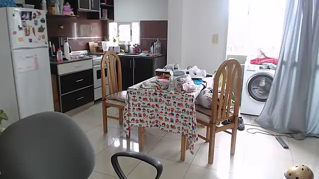 Snapshot of bunnylolaa4 chatting on 04/02/26, 11:52 bunnylolaa4 online show from 04/02/26, 11:52