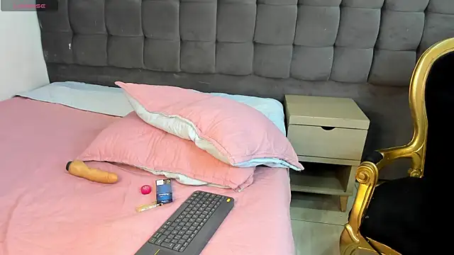 Snapshot of Yayittha chatting on 12/19/24, 08:45 Yayittha online show from 12/19/24, 08:45