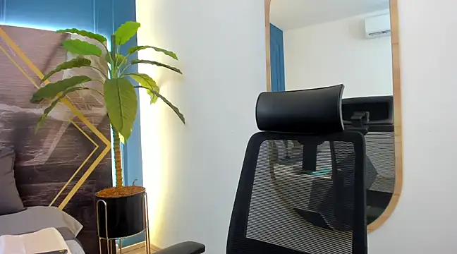 Snapshot of NathRossi chatting on 12/03/24, 06:49 NathRossi online show from 12/03/24, 06:49