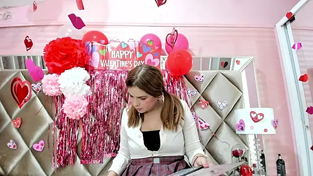 Aurora-Rossi online show from 02/13/26, 02:40