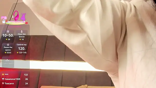 nicolle pierce online show from 09/20/25, 02:07