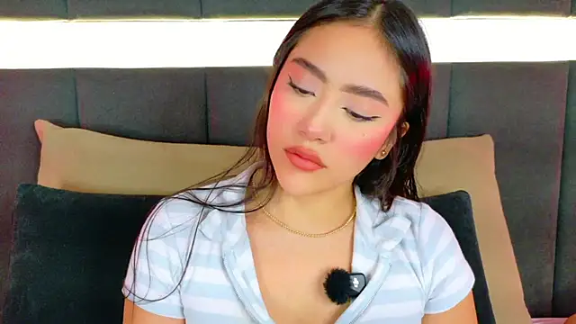 nicolle pierce online show from 10/28/25, 02:20