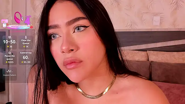 nicolle pierce online show from 12/05/25, 01:31