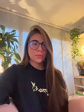 Snapshot of MariaIsabella8 chatting on 03/24/26, 10:04 MariaIsabella8 online show from 03/24/26, 10:04