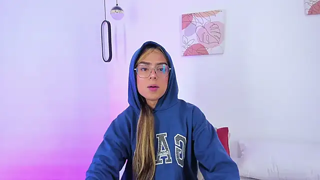 Snapshot of samantha__fairy chatting on 12/11/24, 04:09 samantha fairy online show from 12/11/24, 04:09