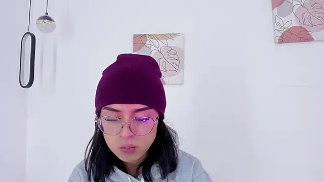 Snapshot of samantha__fairy chatting on 01/03/25, 01:03 samantha fairy online show from 01/03/25, 01:03