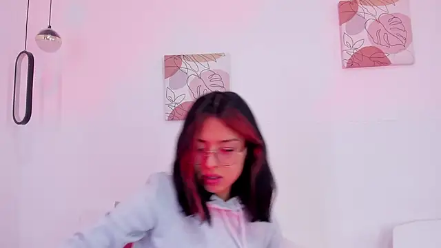 Snapshot of samantha__fairy chatting on 02/02/25, 01:19 samantha fairy online show from 02/02/25, 01:19