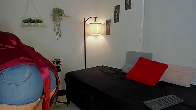 Snapshot of sara_sweet9 chatting on 11/22/25, 07:24 sara sweet9 online show from 11/22/25, 07:24