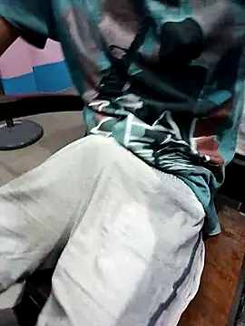 Snapshot of Afgref5335 chatting on 09/08/25, 05:12 Afgref5335 online show from 09/08/25, 05:12