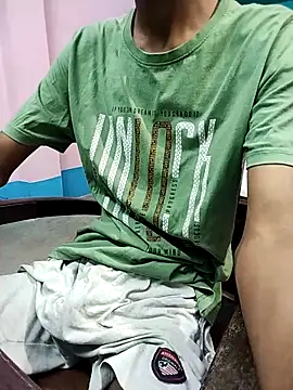 Snapshot of Afgref5335 chatting on 10/06/25, 05:43 Afgref5335 online show from 10/06/25, 05:43