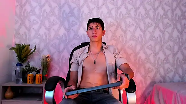 Snapshot of Dorianmistery2322_ chatting on 12/12/24, 09:51 Dorianmistery2322  online show from 12/12/24, 09:51