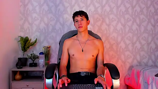 Snapshot of Dorianmistery2322_ chatting on 01/15/25, 10:38 Dorianmistery2322  online show from 01/15/25, 10:38