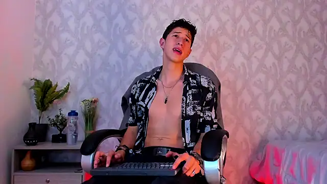 Snapshot of Dorianmistery2322_ chatting on 01/17/25, 03:45 Dorianmistery2322  online show from 01/17/25, 03:45