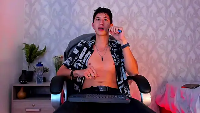 Snapshot of Dorianmistery2322_ chatting on 01/17/25, 06:47 Dorianmistery2322  online show from 01/17/25, 06:47