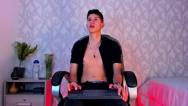 Snapshot of Dorianmistery2322_ chatting on 01/22/25, 04:23 Dorianmistery2322  online show from 01/22/25, 04:23