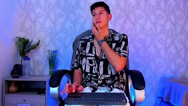 Snapshot of Dorianmistery2322_ chatting on 01/25/25, 08:42 Dorianmistery2322  online show from 01/25/25, 08:42