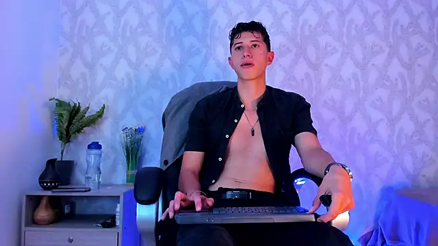 Snapshot of Dorianmistery2322_ chatting on 01/27/25, 08:40 Dorianmistery2322  online show from 01/27/25, 08:40