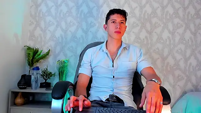 Snapshot of Dorianmistery2322_ chatting on 01/29/25, 04:36 Dorianmistery2322  online show from 01/29/25, 04:36