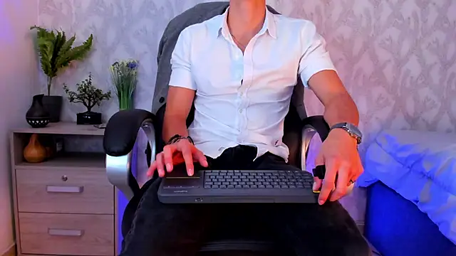 Snapshot of Dorianmistery2322_ chatting on 01/31/25, 06:57 Dorianmistery2322  online show from 01/31/25, 06:57