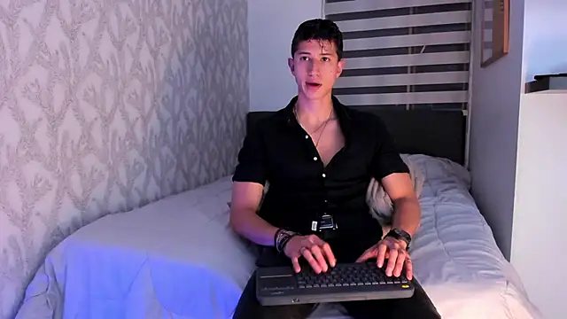 Snapshot of Dorianmistery2322_ chatting on 02/06/25, 03:27 Dorianmistery2322  online show from 02/06/25, 03:27