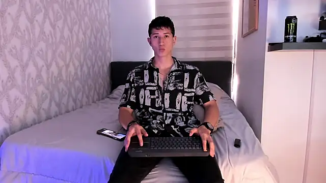 Snapshot of Dorianmistery2322_ chatting on 02/07/25, 03:41 Dorianmistery2322  online show from 02/07/25, 03:41