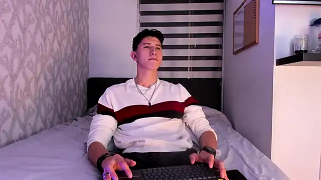 Snapshot of Dorianmistery2322_ chatting on 03/05/25, 04:45 Dorianmistery2322  online show from 03/05/25, 04:45