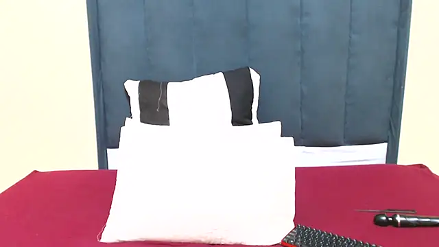 Snapshot of kittykhloe22 chatting on 03/13/25, 07:06 kittykhloe22 online show from 03/13/25, 07:06