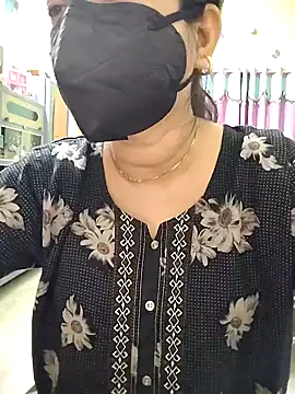 Snapshot of Royalgirl667 chatting on 12/05/24, 01:36 Royalgirl667 online show from 12/05/24, 01:36