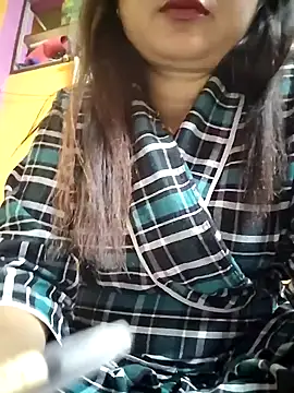 Snapshot of Royalgirl667 chatting on 12/25/24, 04:11 Royalgirl667 online show from 12/25/24, 04:11