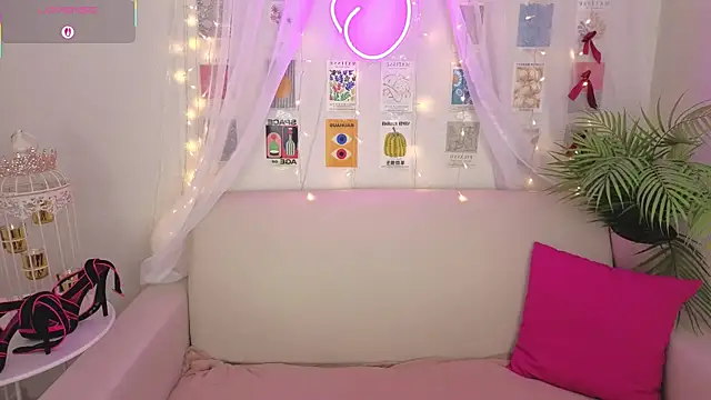 Angel Nikole online show from 10/03/25, 01:24