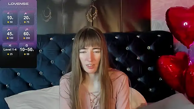 Snapshot of MillicentFarrell chatting on 02/02/25, 06:04 MillicentFarrell online show from 02/02/25, 06:04