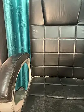 Snapshot of poision51 chatting on 04/12/26, 05:12 poision51 online show from 04/12/26, 05:12