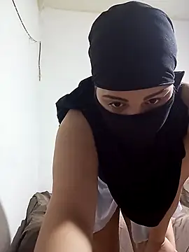 Snapshot of Sirinsx chatting on 11/06/25, 10:54 Sirinsx online show from 11/06/25, 10:54