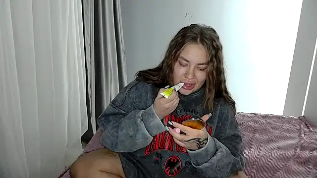 96CHloe96 online show from 12/12/24, 06:21