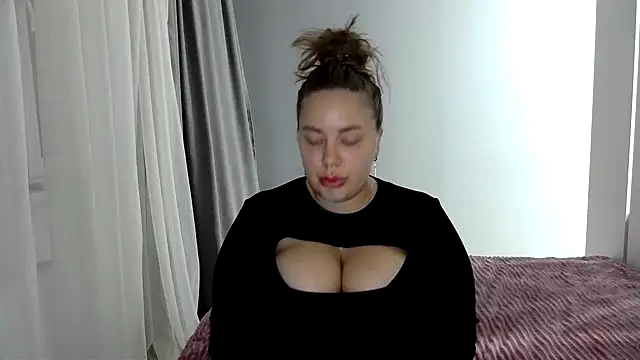 96CHloe96 online show from 12/13/24, 04:16