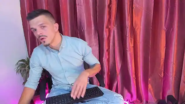 Snapshot of DonyBrown chatting on 09/29/25, 12:38 DonyBrown online show from 09/29/25, 12:38