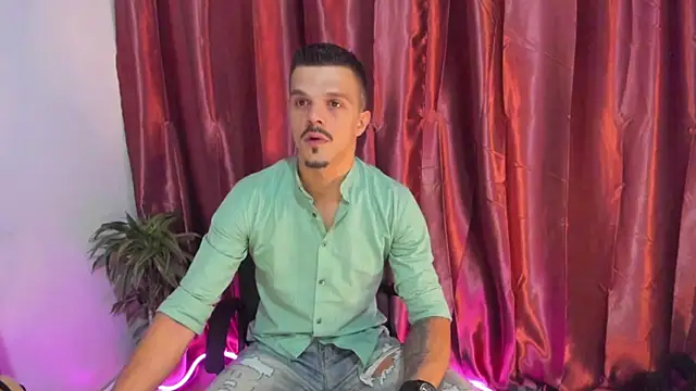 Snapshot of DonyBrown chatting on 10/01/25, 03:34 DonyBrown online show from 10/01/25, 03:34