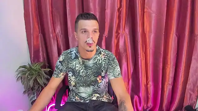 Snapshot of DonyBrown chatting on 10/02/25, 03:57 DonyBrown online show from 10/02/25, 03:57