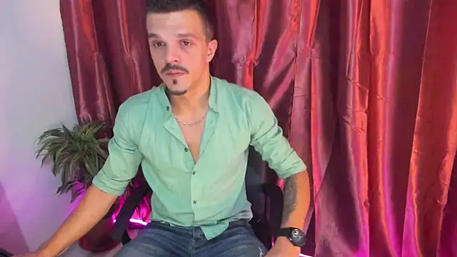 Snapshot of DonyBrown chatting on 10/08/25, 04:43 DonyBrown online show from 10/08/25, 04:43