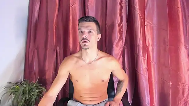 Snapshot of DonyBrown chatting on 10/14/25, 05:58 DonyBrown online show from 10/14/25, 05:58