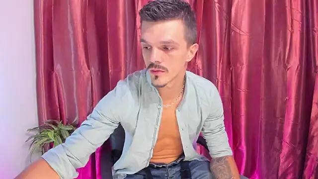 Snapshot of DonyBrown chatting on 10/16/25, 08:43 DonyBrown online show from 10/16/25, 08:43