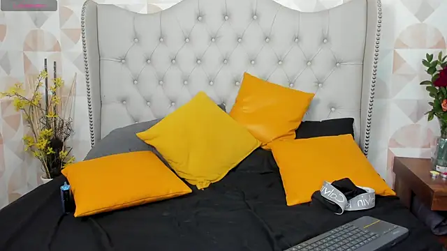 Snapshot of Tyler_Rodriguez chatting on 02/12/25, 01:06 Tyler Rodriguez online show from 02/12/25, 01:06