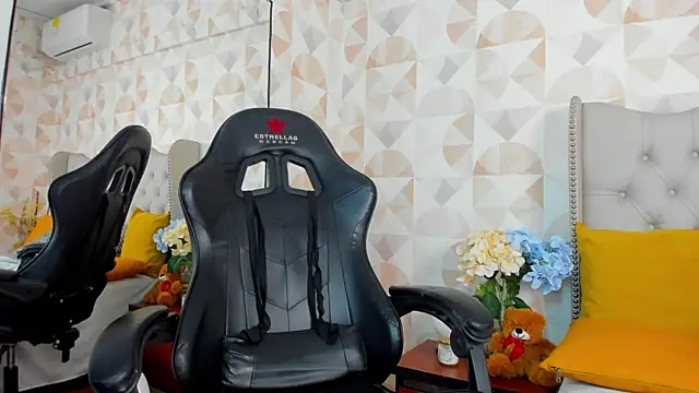 Snapshot of Tyler_Rodriguez chatting on 03/09/25, 12:21 Tyler Rodriguez online show from 03/09/25, 12:21