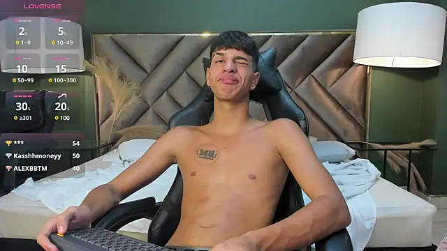 Snapshot of Tyler_Rodriguez chatting on 03/10/25, 10:37 Tyler Rodriguez online show from 03/10/25, 10:37